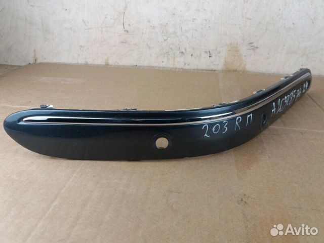 Молдинг переднего бампера передний правый Mercedes