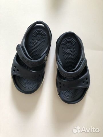 Crocs детские темно-синие сандали С5 - 22 размер Crocs детские темно-синие сандали С5 - 22 размер