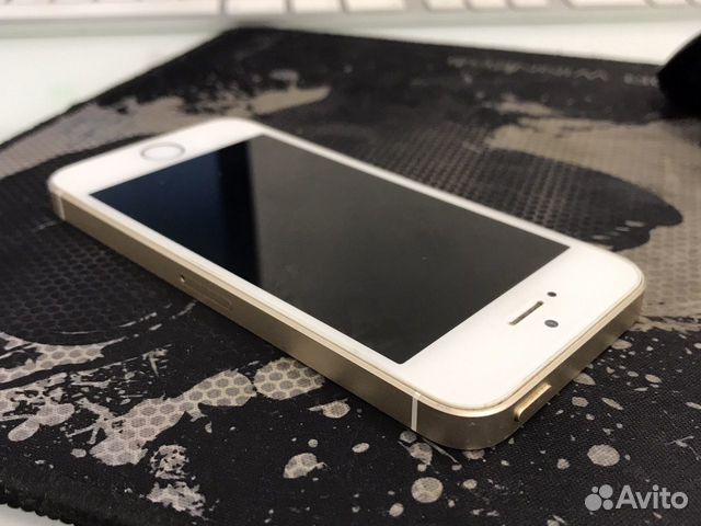 Телефон iPhone SE 128gb