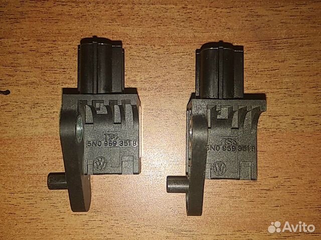 Датчик удара Air BAG 5N095935B VW Tiguan