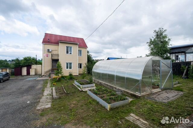 Дом 176 м² на участке 8 сот.