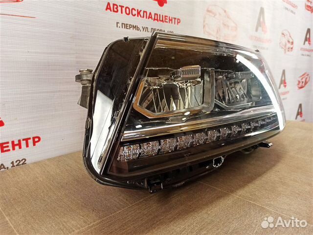 Фара левая Volkswagen Tiguan с 2017 года Фара левая Volkswagen Tiguan с 2017 года