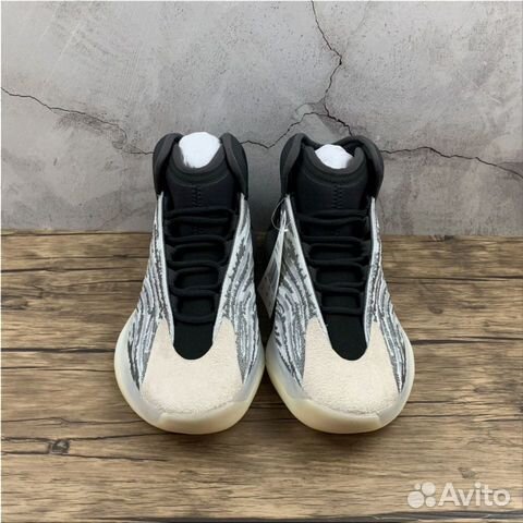 Кроссовки Adidas Yeezy Boost Кроссовки Adidas Yeezy Boost