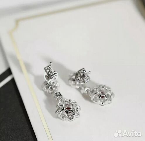 Новые серьги с бриллиантами и рубинами 1,6 карат Новые серьги с бриллиантами и рубинами 1,6 карат