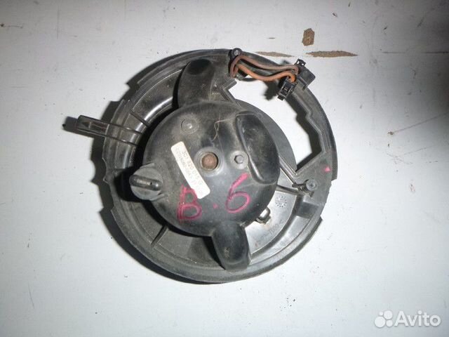 Моторчик печки Volkswagen passat B6 2005