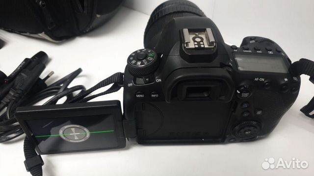 Зеркальный фотоаппарат Canon 6D Mark II + zenit Зеркальный фотоаппарат Canon 6D Mark II + zenit