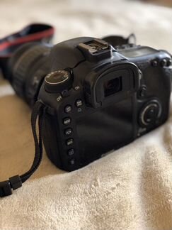 Зеркальный фотоаппарат