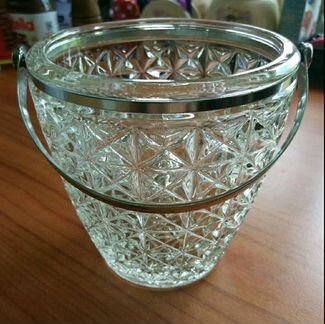 Хрусталь. Вазы,конфетницы,салатницы,фужеры,бок