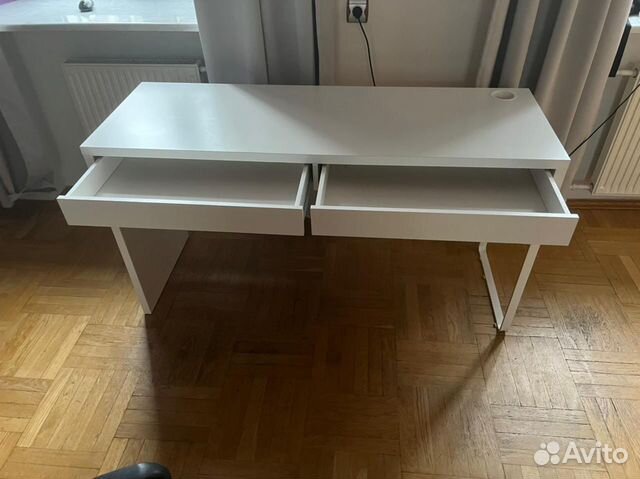 Ikea стол микке белый