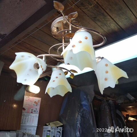 Люстры, в наличии 2 штуки