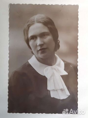 Старинный фотопортрет в рамке со стеклом