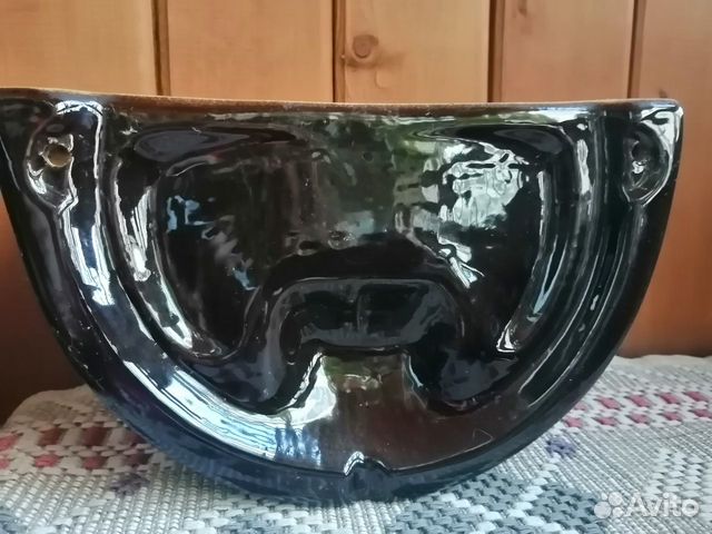 Кашпо для цветов настенное