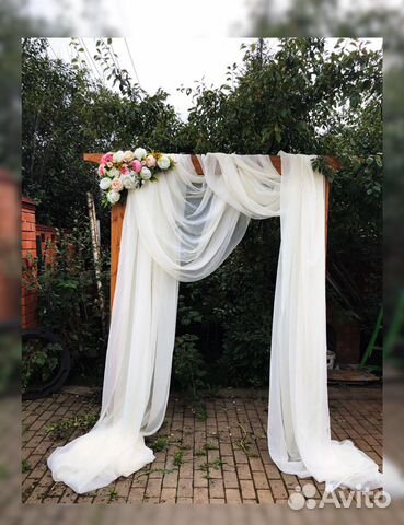 Аренда свадебной арки и свадебный стол