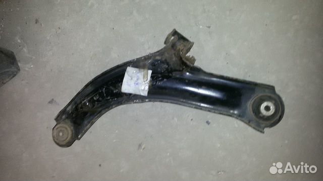 Ниссан микра К 12 рычаг