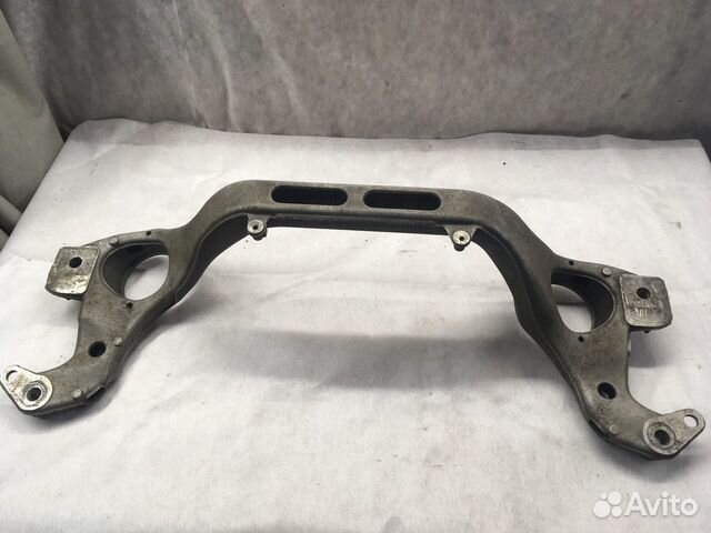 Кронштейн опоры двигателя VW Touareg