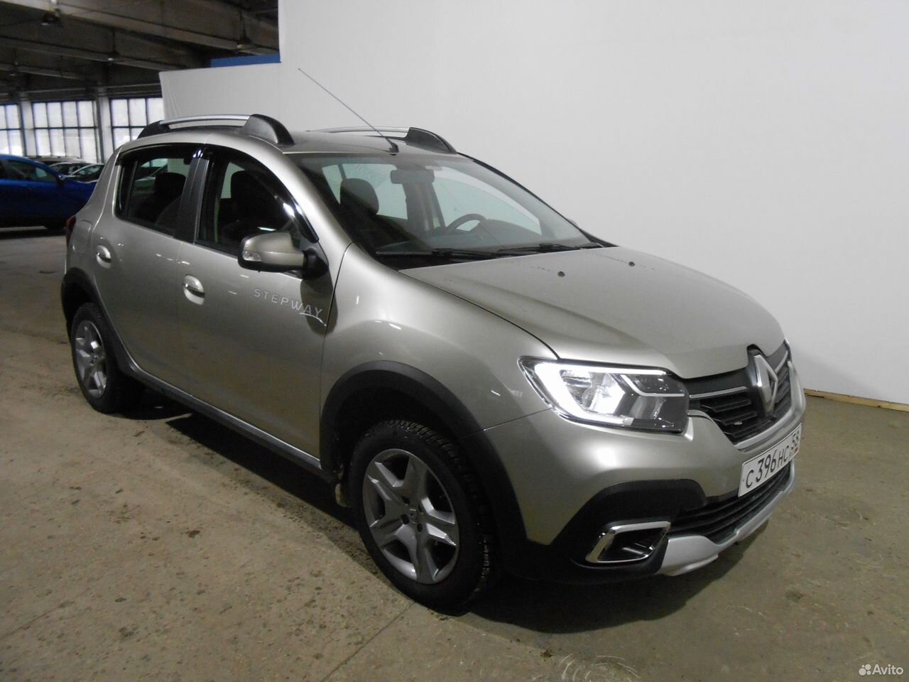 Рено сандеро степвей вариатор отзывы. Sandero Stepway 2019 подстаканники