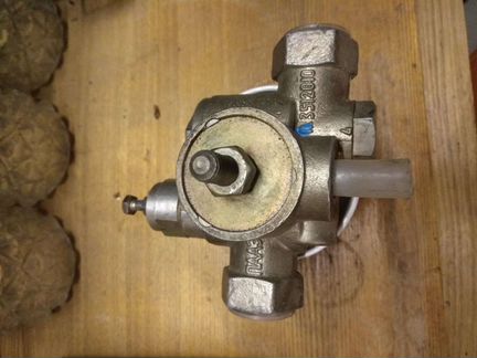 Регулятор давления пааз 11-3512010