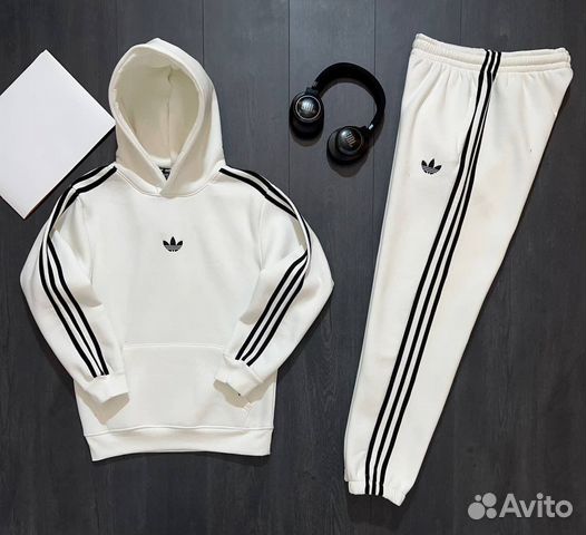 Спортивный костюм adidas