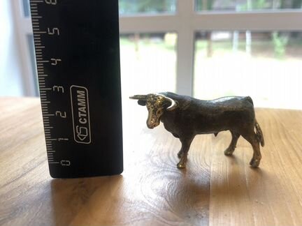 Бронзовая статуэтка бык. Телец