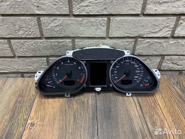 Audi Q7 (4L) Панель приборов