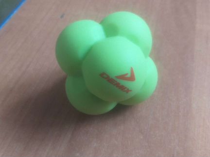 Мяч для реакции Demix