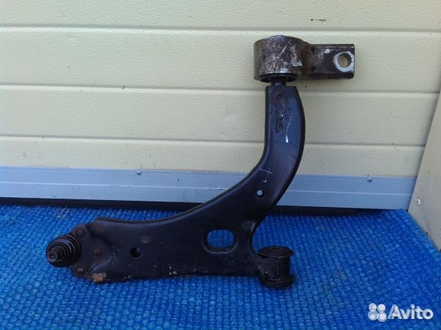 Форд Фьюжен-правый поворотный рычаг