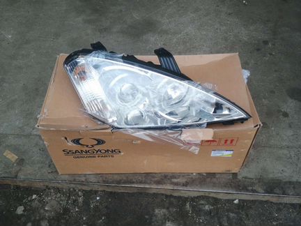 Фара правая SsangYong Kyron Санг Йонг Кайрон