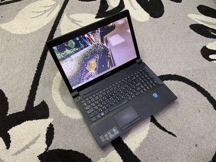 Lenovo B590