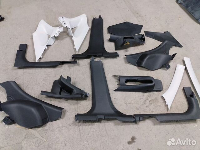 Пластик-обшивка салона на Лада Веста