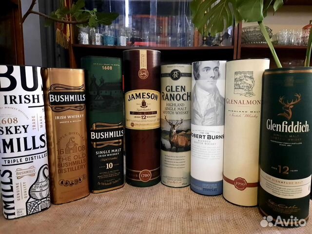 Тубы и коробки от виски и др.напитков