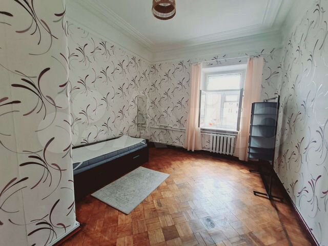 Комната 17 м² в 5-к., 2/5 эт.