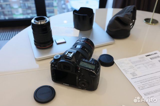 Зеркальный фотоаппарат Canon 5D mark III