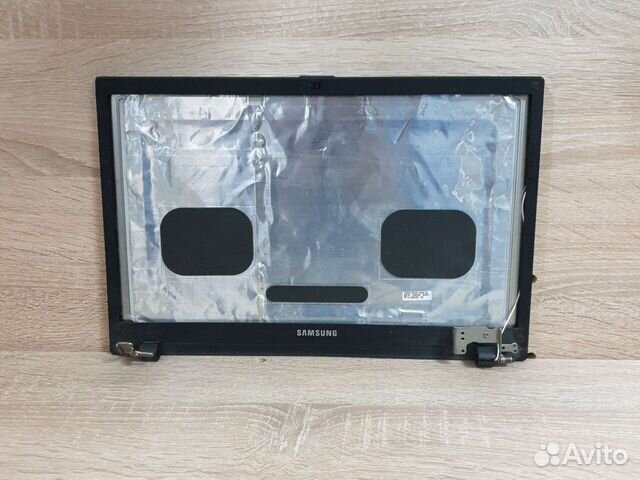 Крышка матрицы ноутбука Samsung np300v5a трещинка