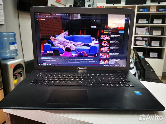 Asus с большим экраном 17.3 дюйма Geforce