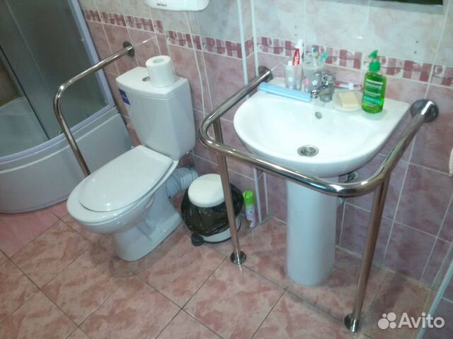 Поручни для инвалидов. Доступная среда. Пандус