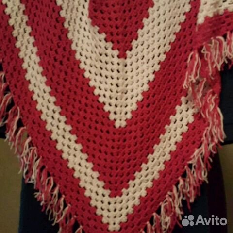 Шаль с кистями