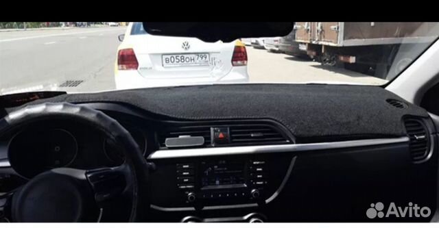 Коврик на панель автомобиля