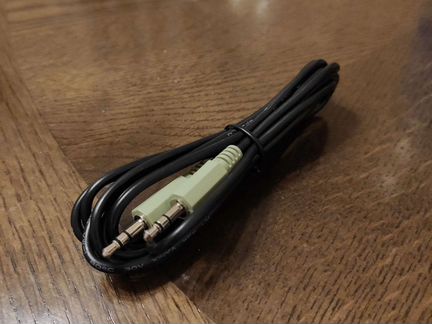 AUX - AUX mini jack 3.5 (1.8 м)