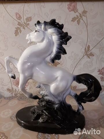 Фигурка статуэтка коня