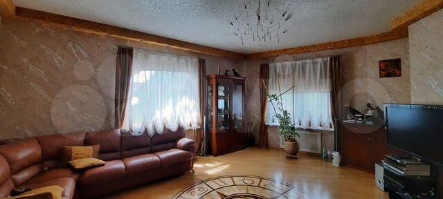 Коттедж 265 м² на участке 10 сот.