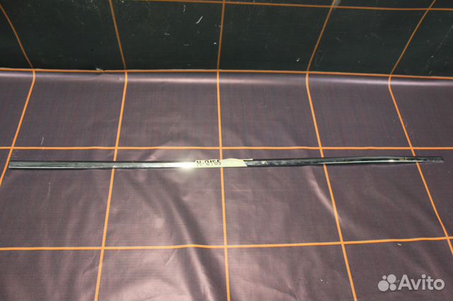 Молдинг двери передней левой-Wolkswagen Jetta 6