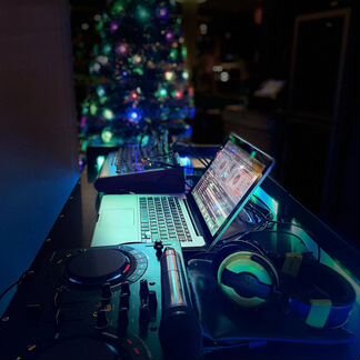 Диджей,Dj,звук,свет,плазма,саксофон,аренда