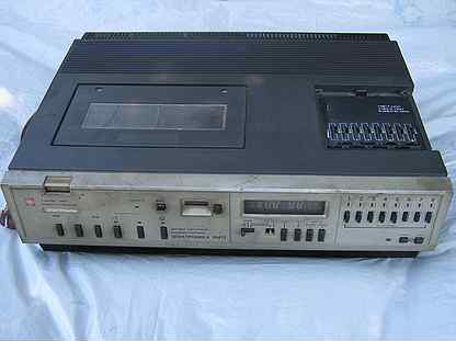 Видеомагнитофон Электроника вм-12 (1989 год)