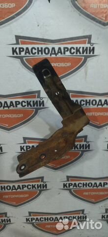 Кронштейн расширительного бачка 1661115020 Toyota