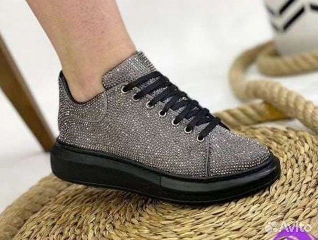 Кроссовки со стразами