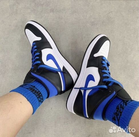 Air Jordan 1 Mid White Royal