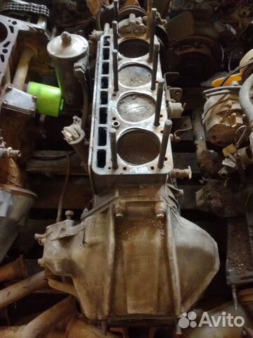 Блок цилиндров 402 406