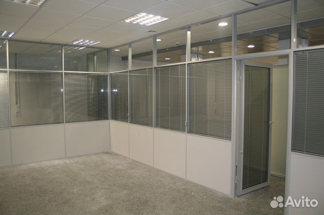 Стеклянная перегородка комбинированная стационарна