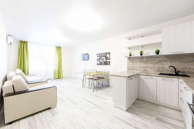 2-к. квартира, 80 м², 3/17 эт.
