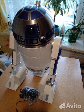 Робот дроид R2-D2